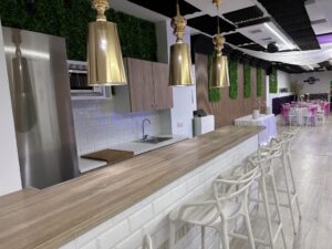 Barra de cocina moderna y funcional en Sant Marti