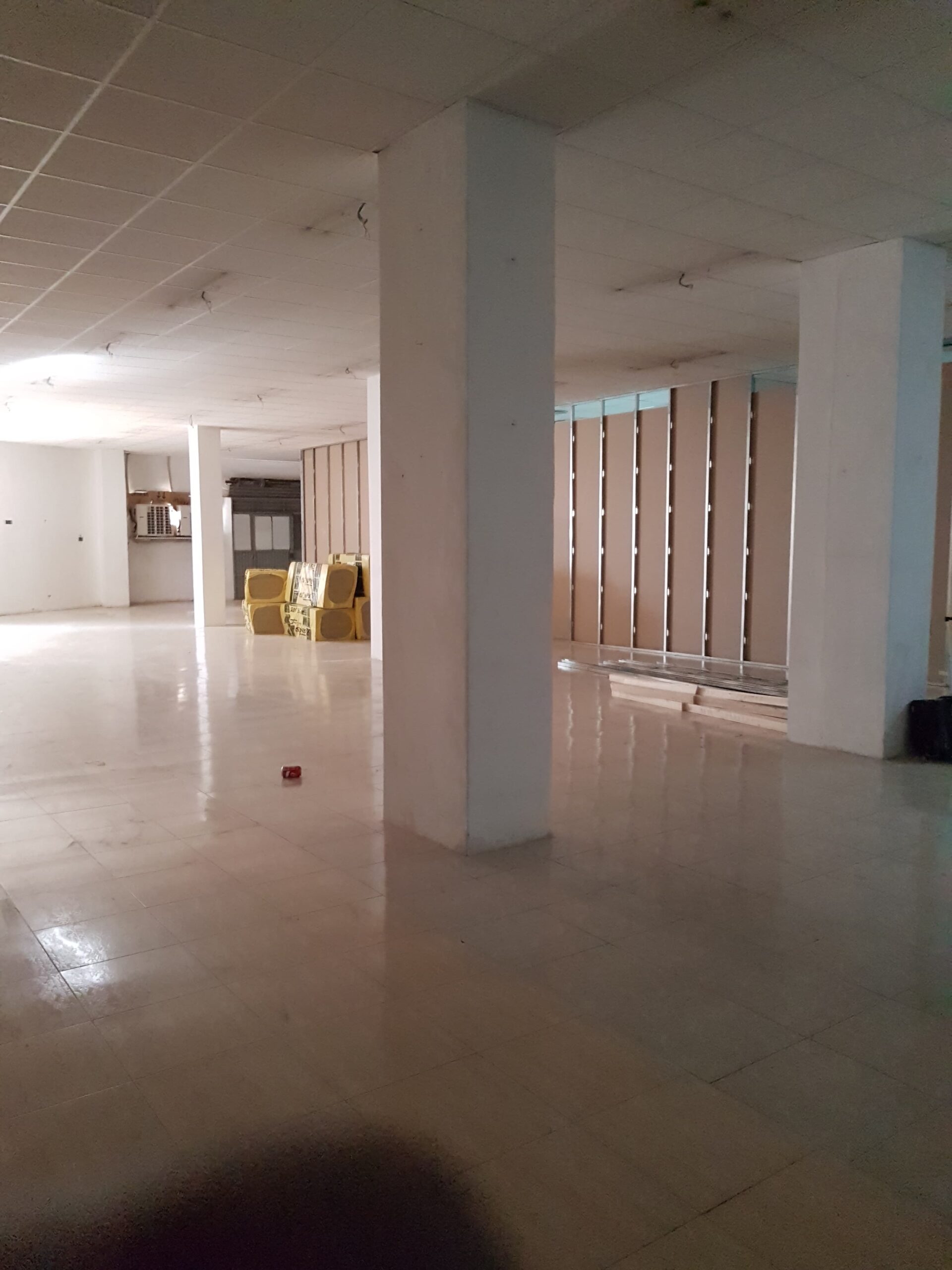 reforma de nave industrial en Barcelona con trabajos de estructura y cubierta