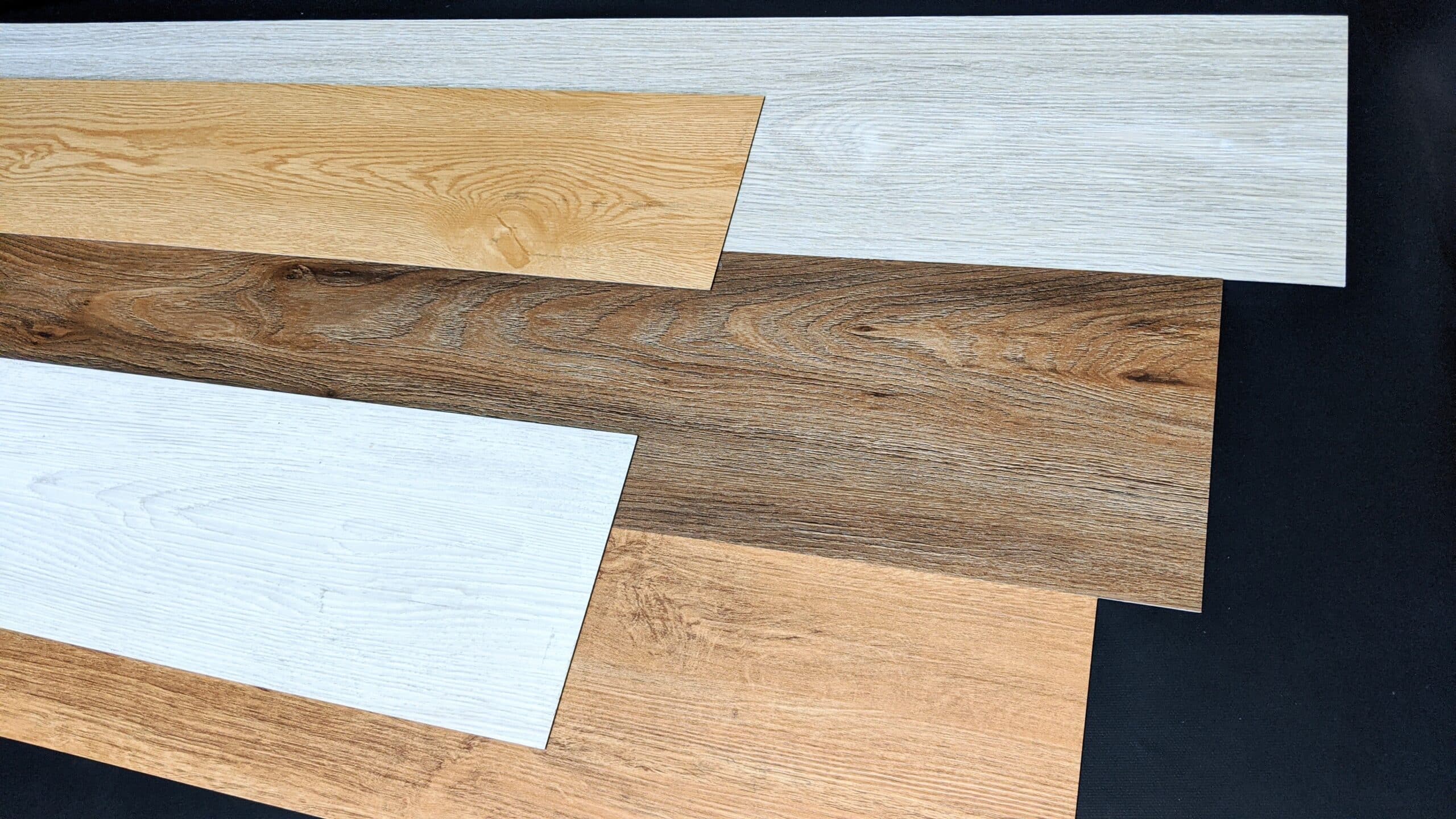 Muestra de LVT antideslizante de alto tránsito